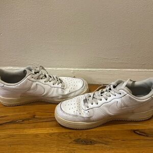 Men’s Nike Air Force 1 white sneakers